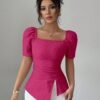 Blusa Elegante Talla L Texturizada con Mangas Farol y Corte Asimétrico