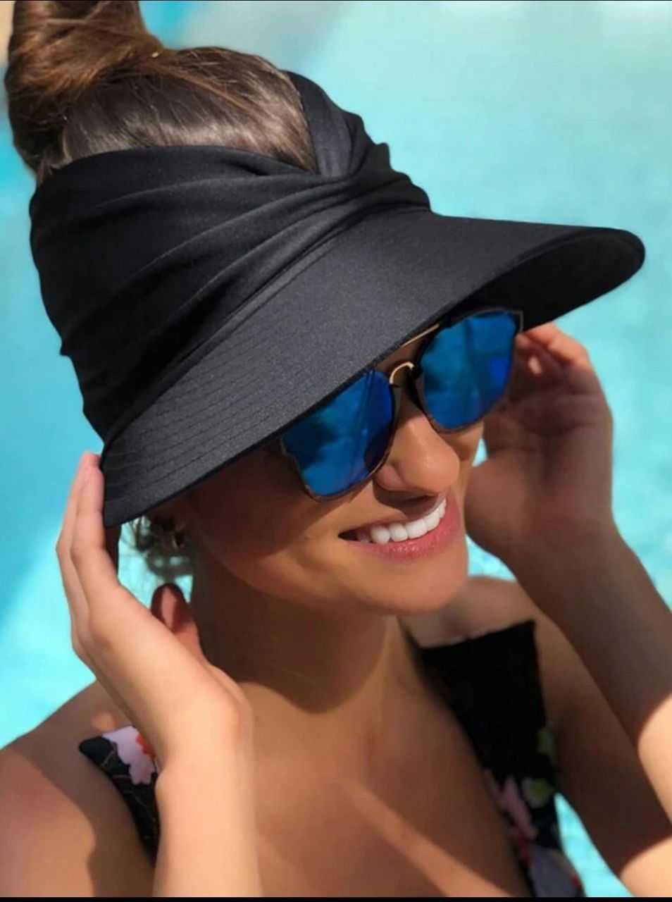 Gorra Visera Playera Negra de Ala Ancha con Diseño Abierto